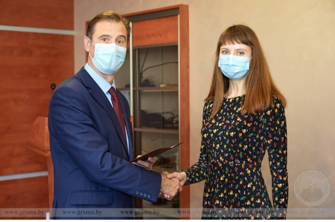 Вручили дипломы выпускникам аспирантуры!