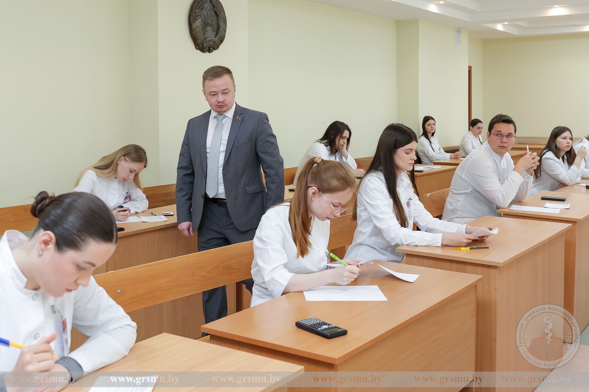 Выпускники медико-диагностического факультета ГрГМУ сдают государственные экзамены