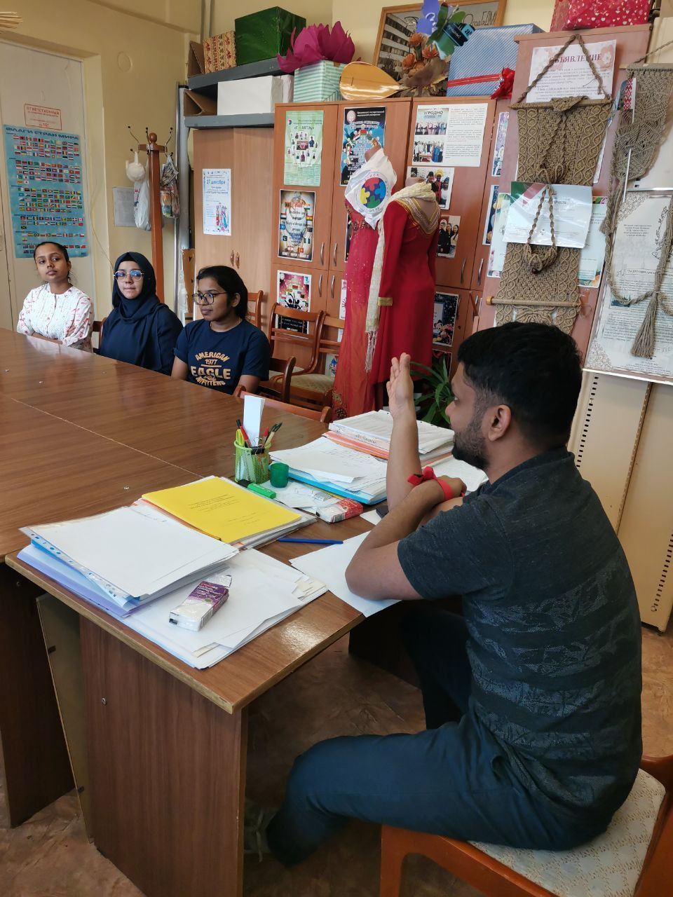 The Dean’s office meets leaders of unions