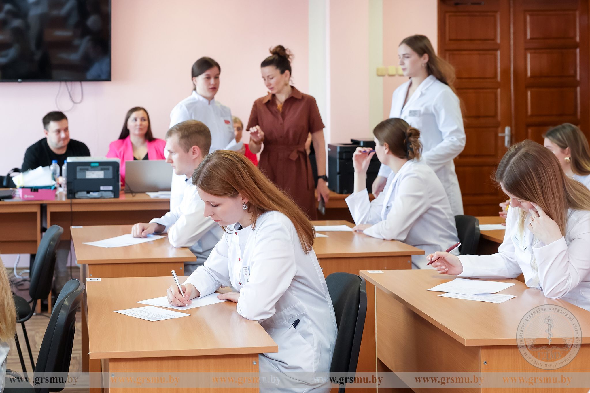 В Гродненском медуниверситете продолжается сдача государственных экзаменов