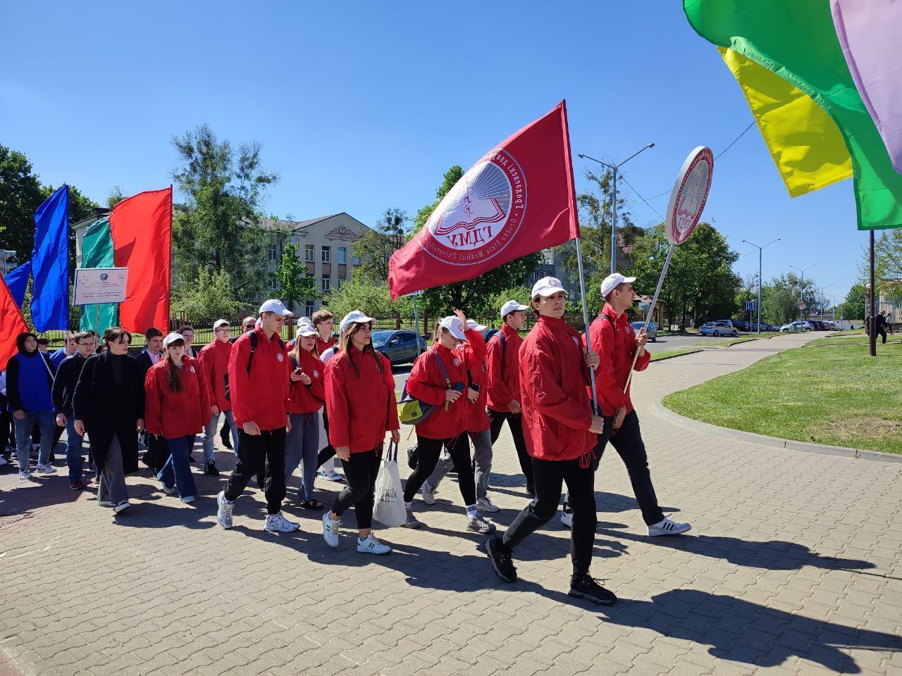 Прямо сейчас руководство и студенты ГрГМУ принимают участие в VII Республиканском гражданско-патриотическом марафоне "Вместе - за сильную и процветающую Беларусь!"