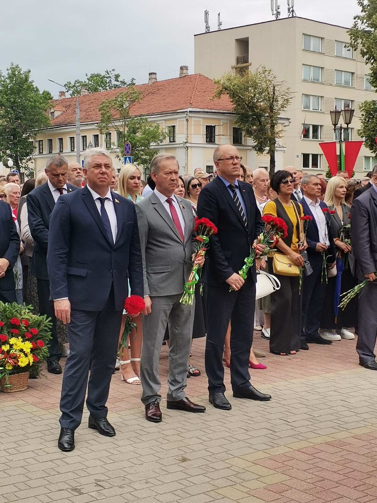 Руководство ГрГМУ в День всенародной памяти жертв Великой Отечественной войны и геноцида белорусского народа приняло участие в митинге-реквиеме