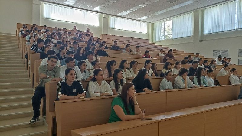 Встреча русскоязычных студентов ФИУ с представителями милиции
