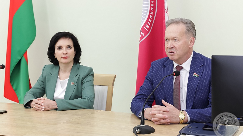 Заслуженные награды за доблестный труд! В ГрГМУ прошло заседание совета университета