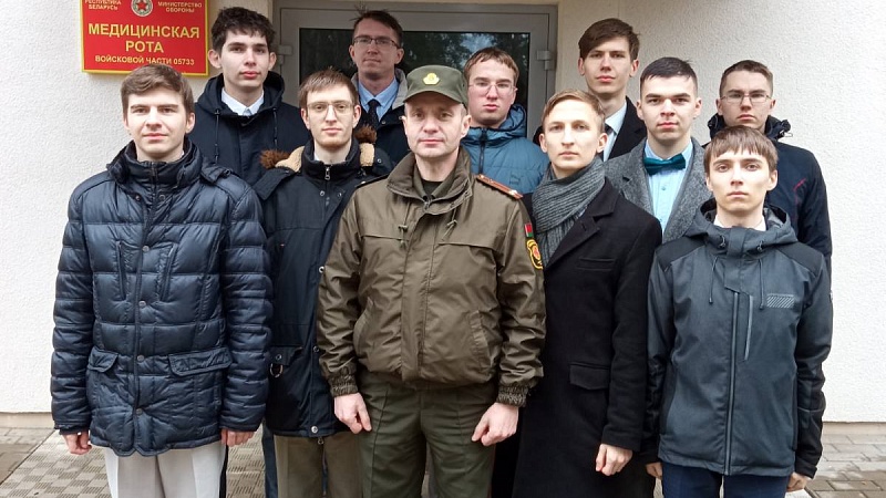 Студенты ГрГМУ, будущие офицеры запаса, посетили медицинскую роту войсковой части 05733