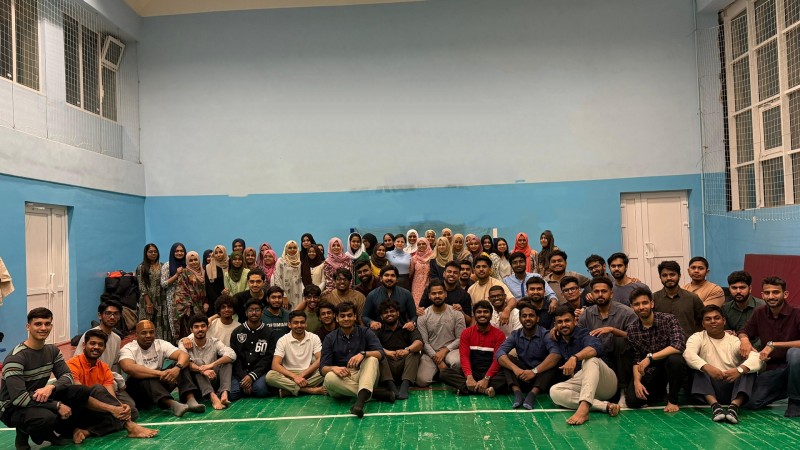 Muslim Students Celebrate Iftar