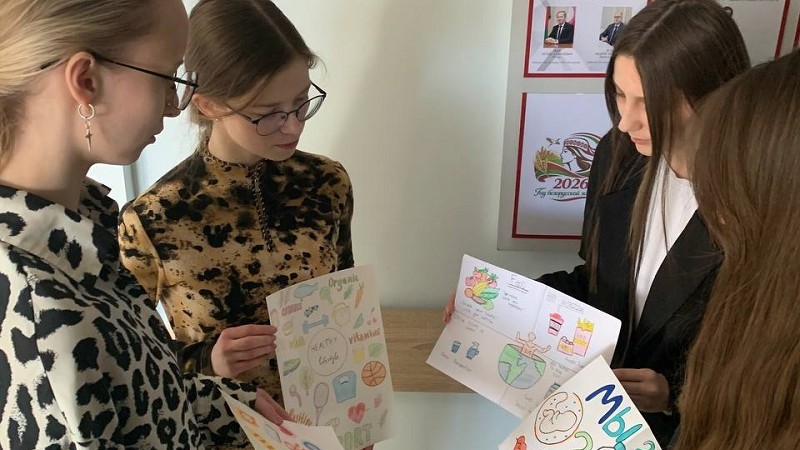 Выставка плакатов, посвященных ЗОЖ