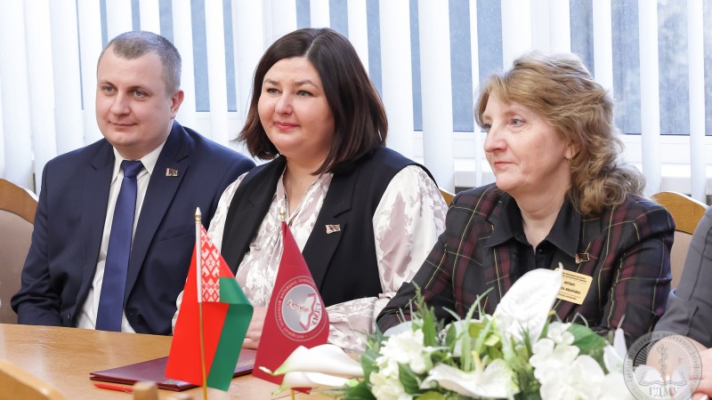 ГрГМУ и Щучинский райисполком закрепили сотрудничество: подписан договор о взаимодействии