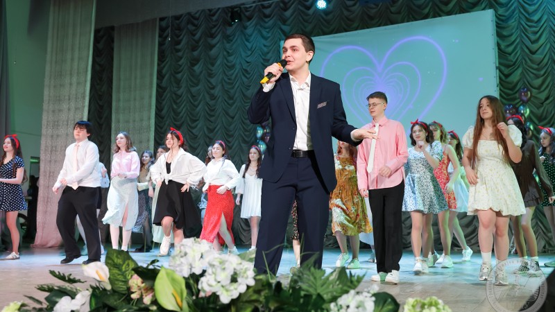 Уникальная фотовыставка, красочное дефиле и много творчества! В ГрГМУ прошел праздничный концерт, посвященный Дню женщин