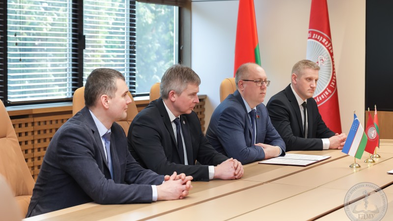 ГрГМУ и Термезский филиал ТГМУ подписали меморандум о сотрудничестве