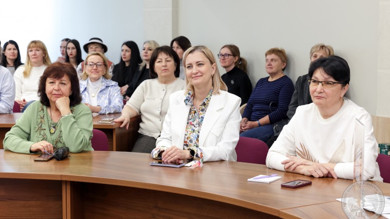 Советы косметолога: как сохранить красоту и здоровье. В ГрГМУ прошла третья лекция проекта «Женская Вселенная ГрГМУ»