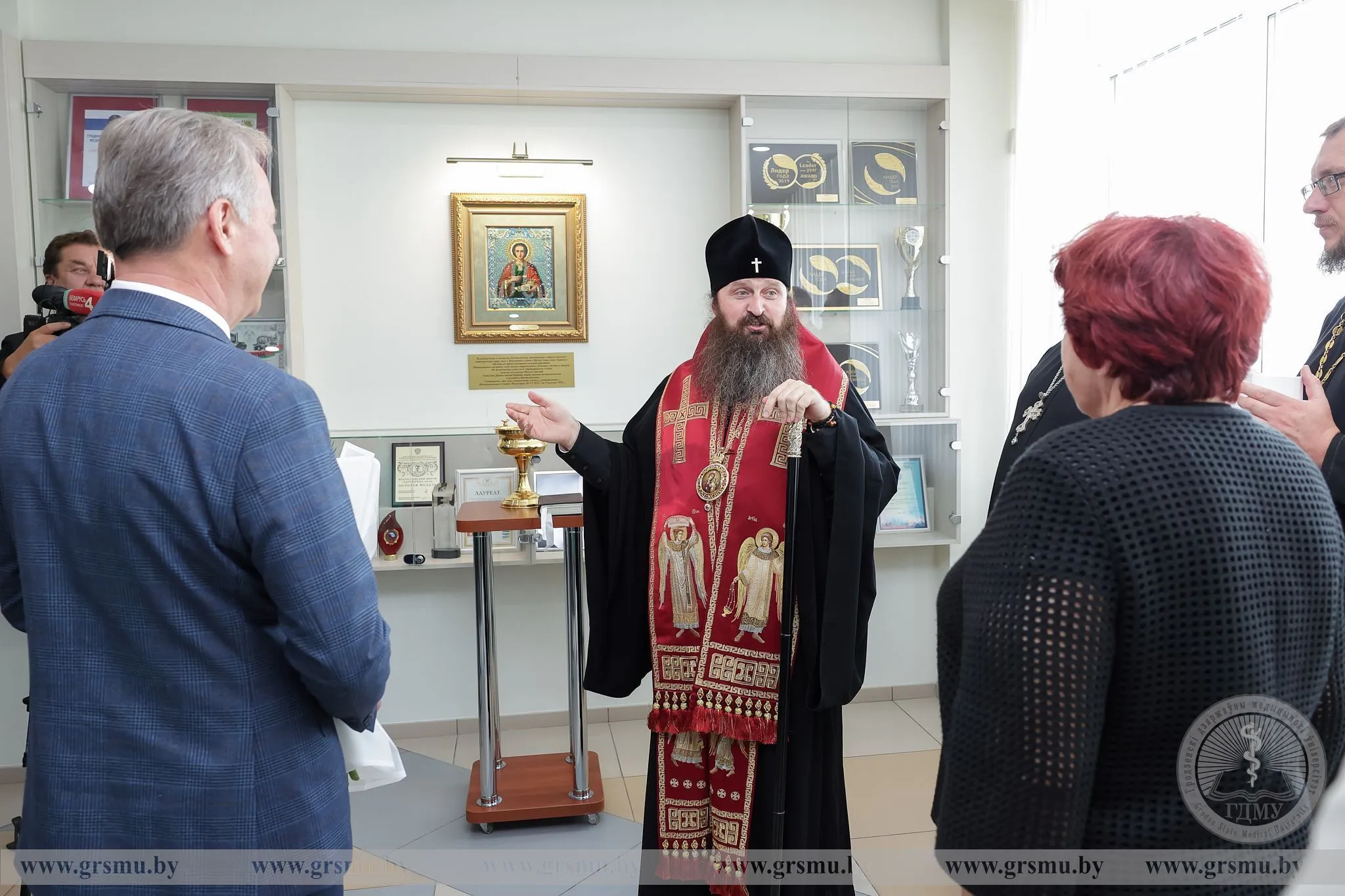 В ГрГМУ состоялась торжественная церемония освящения иконы Пантелеймона Целителя