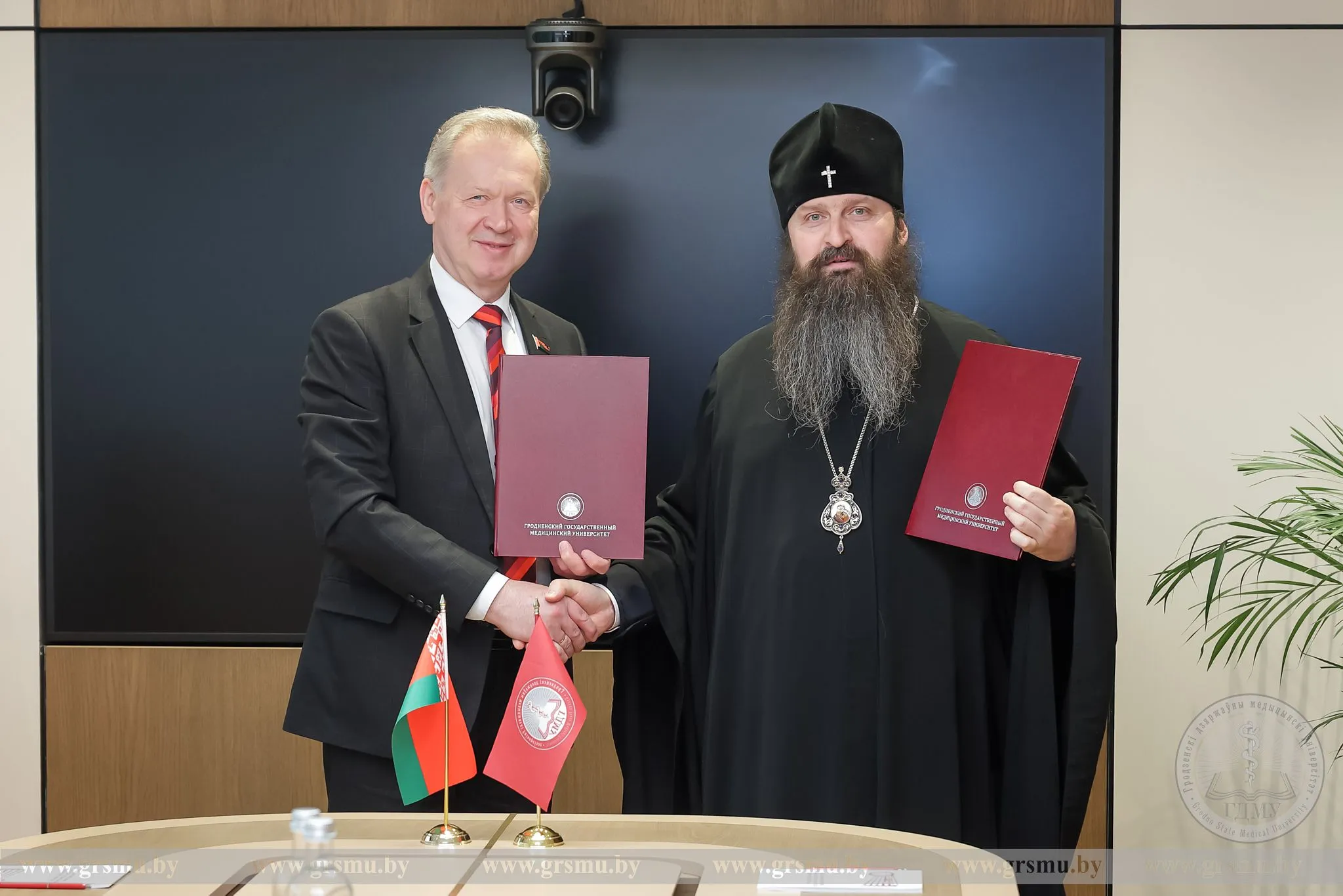 ГрГМУ и Гродненская епархия БПЦ продлили договор о сотрудничестве