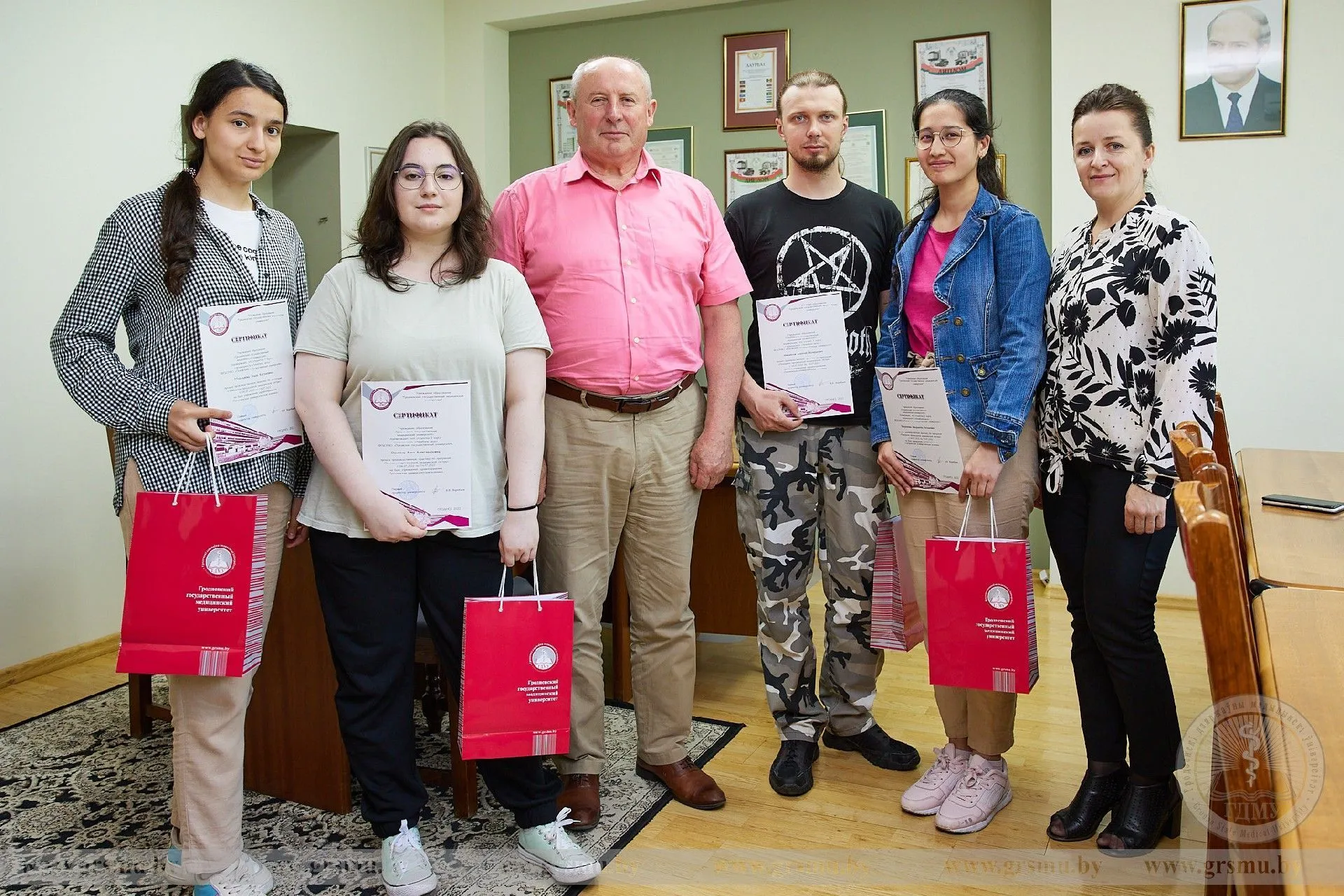 Выполнили программу-максимум. Студенты Псковского университета прошли в ГрГМУ практику по программе академического обмена