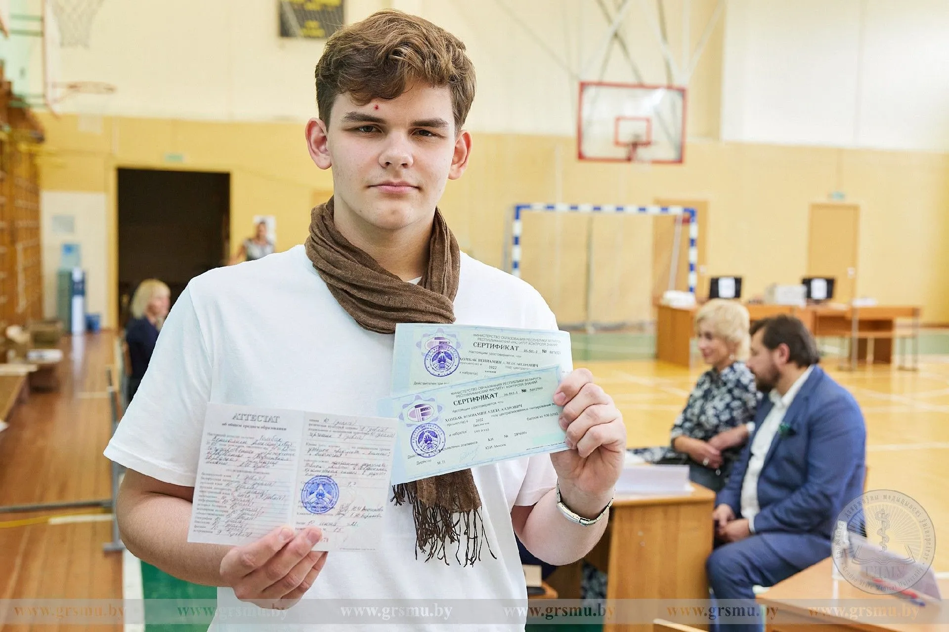Сразу два 100-балльных сертификата и поступление в вуз без ЦТ. Истории самых ярких абитуриентов ГрГМУ