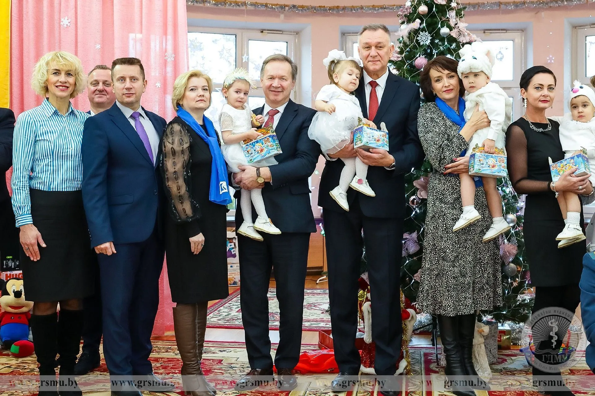 «Пусть сбудутся все мечты». Руководство Гродненского медуниверситета приняло участие в акции «Наши дети»