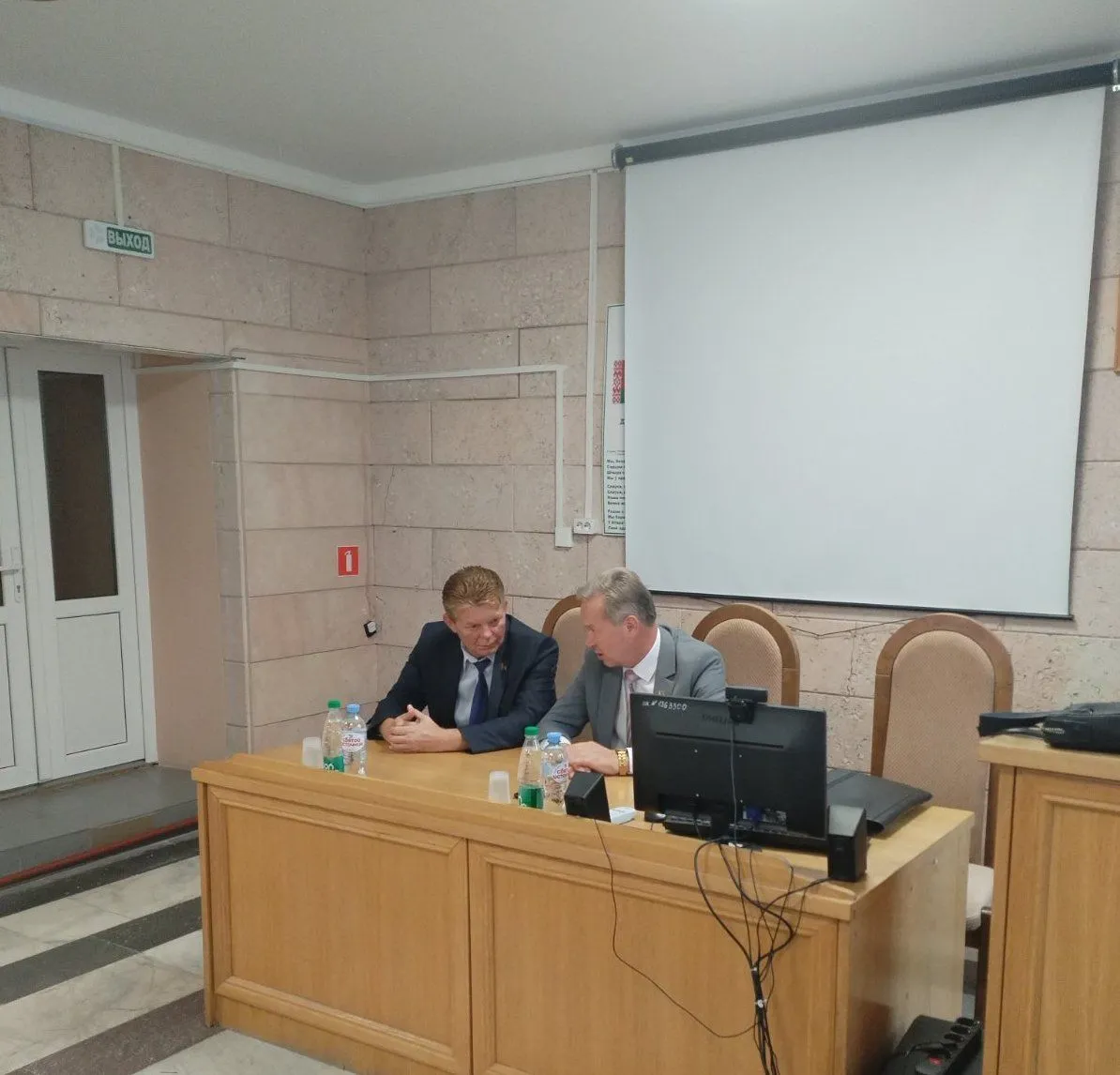 Продолжается мониторинг первых рабочих мест. Ректор ГрГМУ посетил Сморгонский район