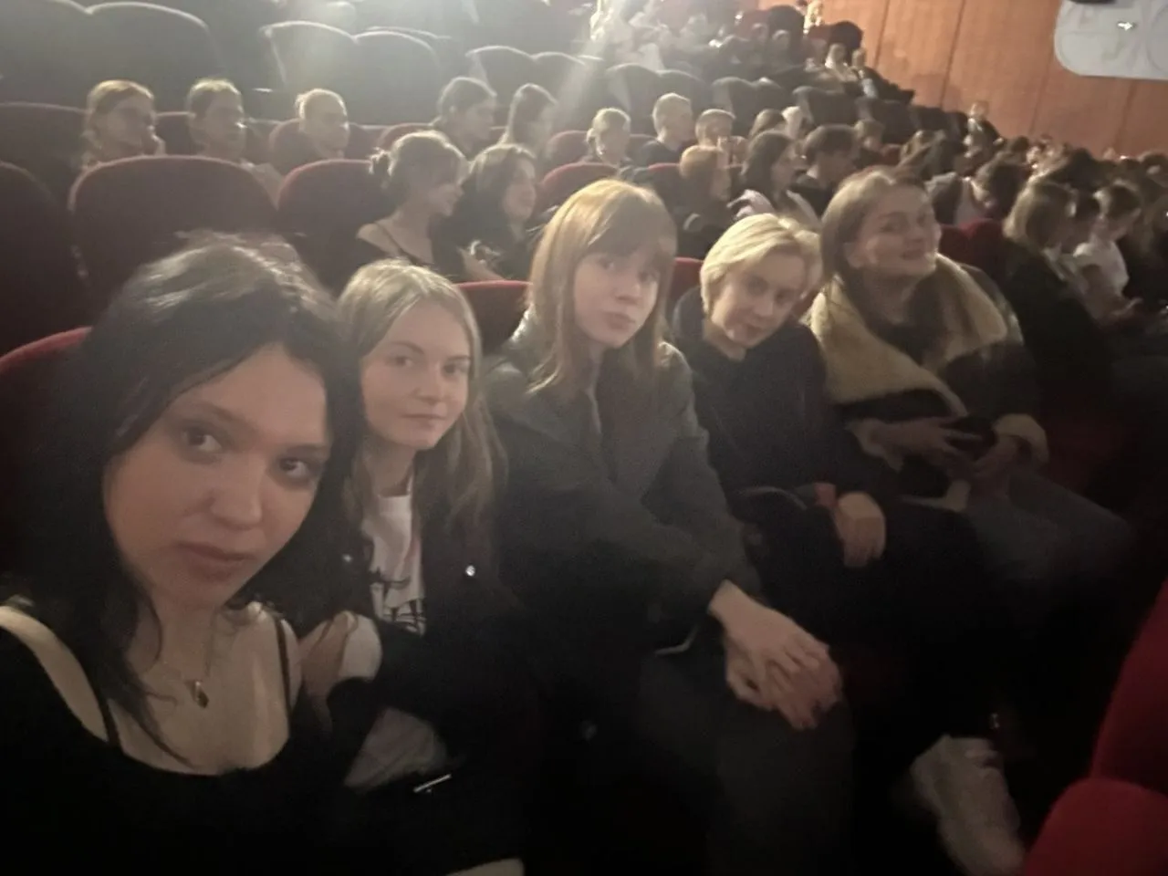 Студенты лечебного факультета на просмотре фильма «Время вернуться»