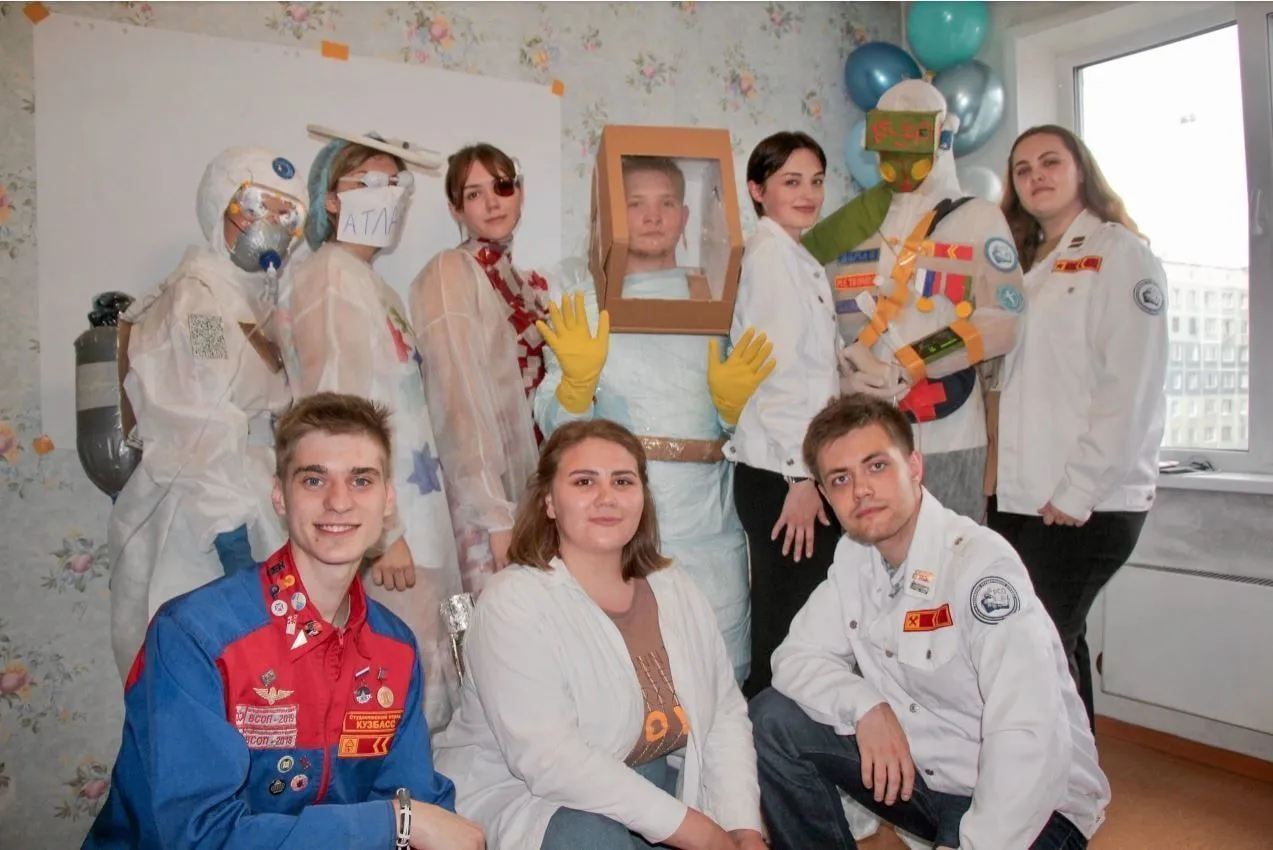 За тысячи километров от дома. Как студенческий отряд «Медик» ГрГМУ работает в Новокузнецкой больнице