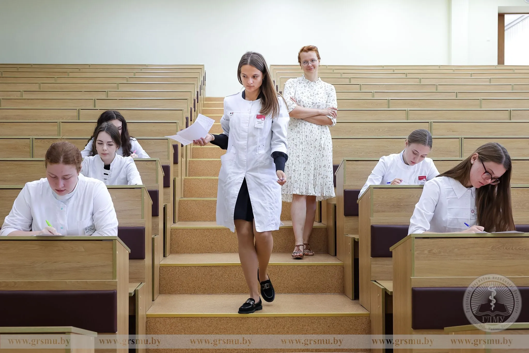 Студенты педиатрического факультета ГрГМУ сдают государственные экзамены