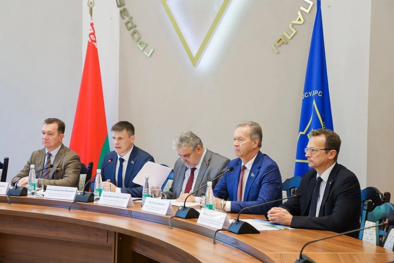 Деловая встреча ректора ГрГМУ Игоря Георгиевича Жука с представителями КНР