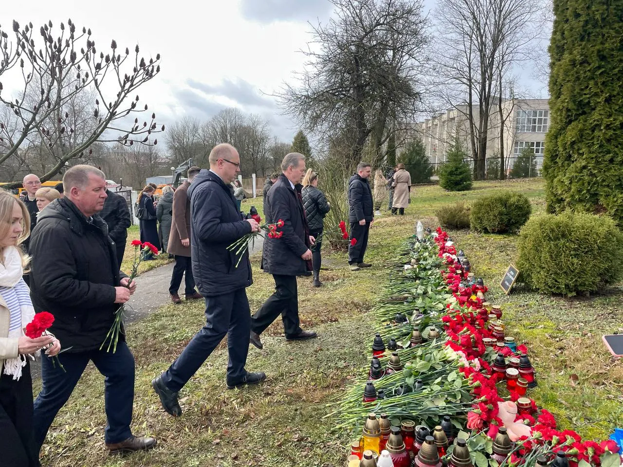 Руководство Гродненского государственного медицинского университета отдали дань памяти погибшим в результате теракта в Подмосковье