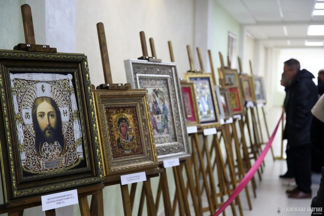 В ГрГМУ открылась уникальная выставка православных икон