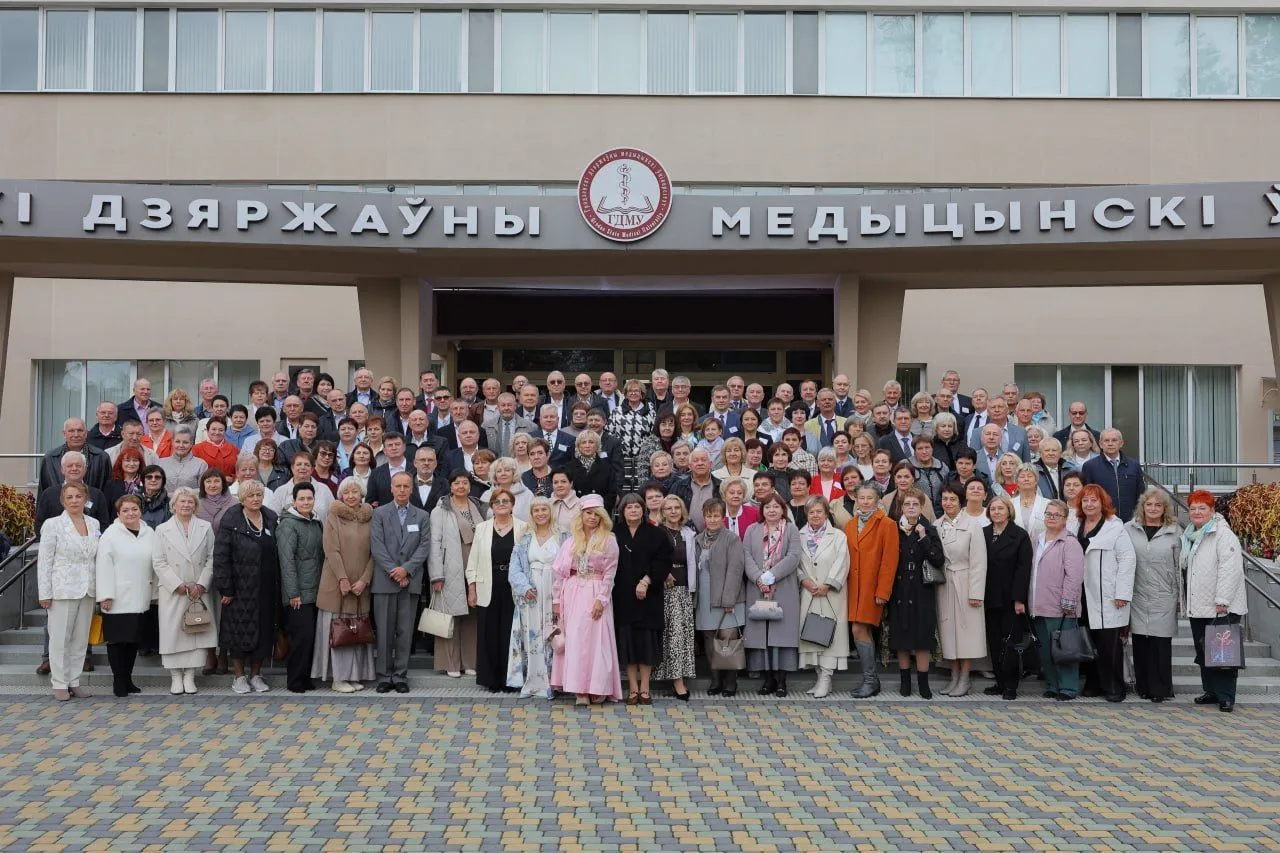 Цените каждое мгновение! В ГрГМУ прошел вечер встречи выпускников лечебного и педиатрического факультетов 1986 года