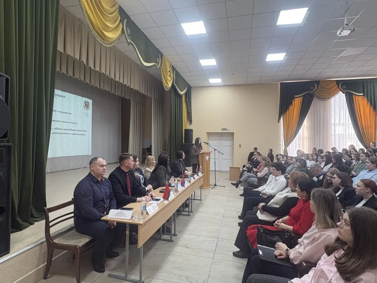 Студенты ГрГМУ представили вуз на ярмарке целевой подготовки