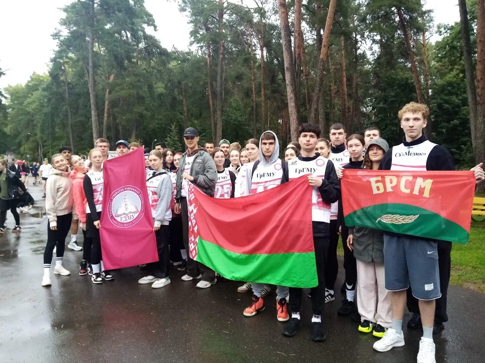 Спорт объединяет: более 70 представителей ГрГМУ вышли на старт «Пробега Единства»