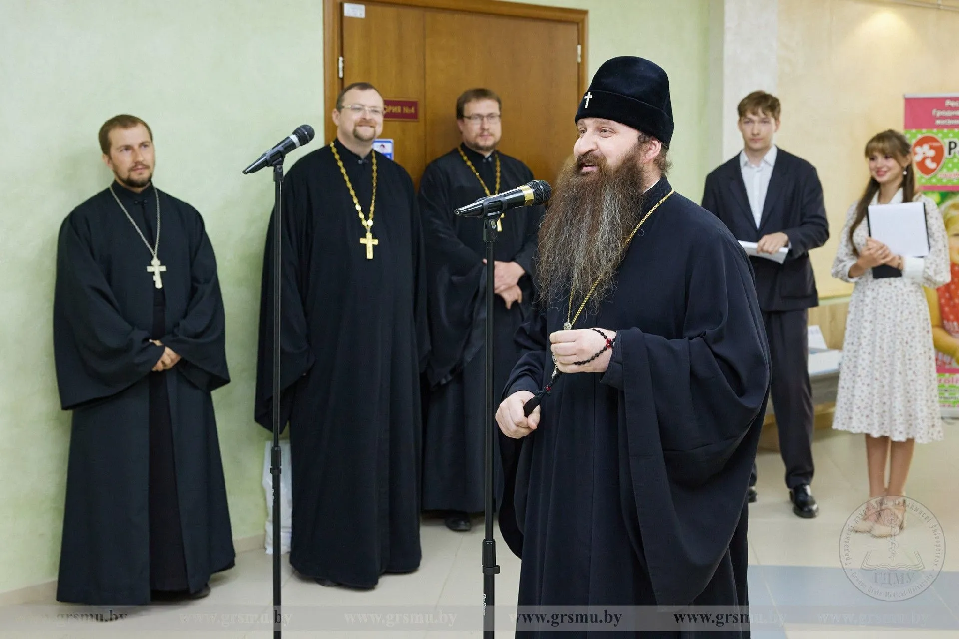 В ГрГМУ накануне Дня семьи открылась выставка «Традиционная нравственность и семейные ценности»