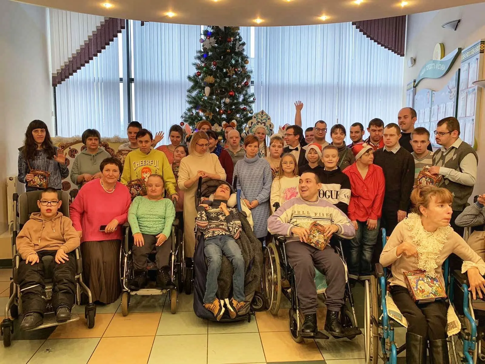 Студенты ГрГМУ поздравили детей с ограниченными возможностями с Новым Годом
