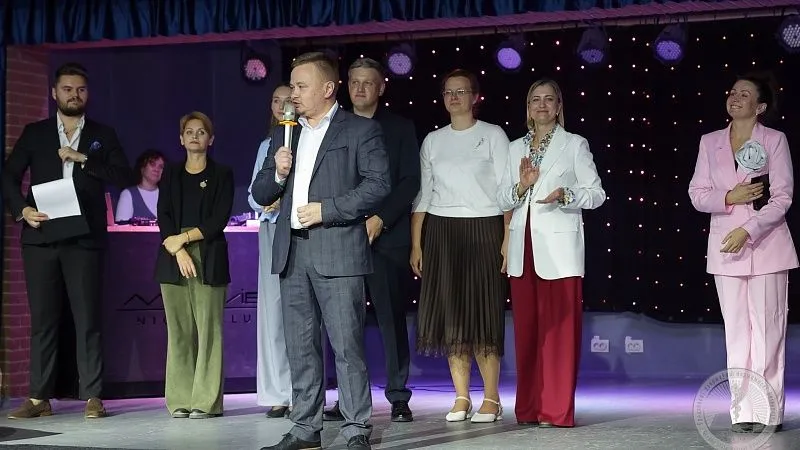 3C4A4405