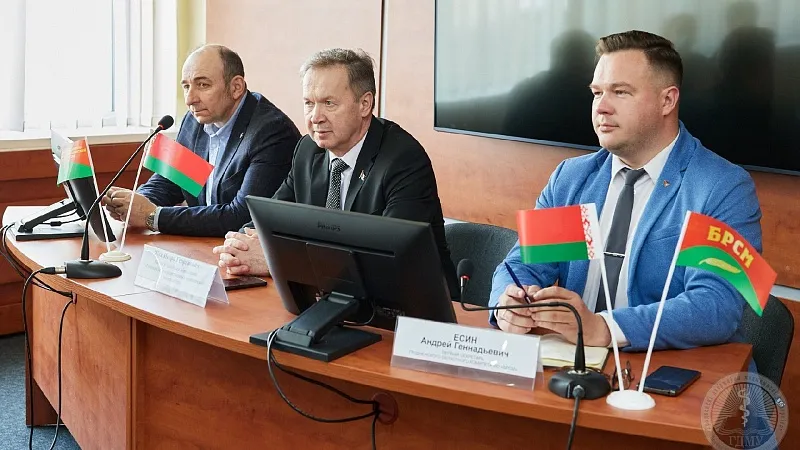 Приоритет – у студенческих инициатив. Что обсуждали на встрече ректора Гродненского медуниверситета с активом БРСМ