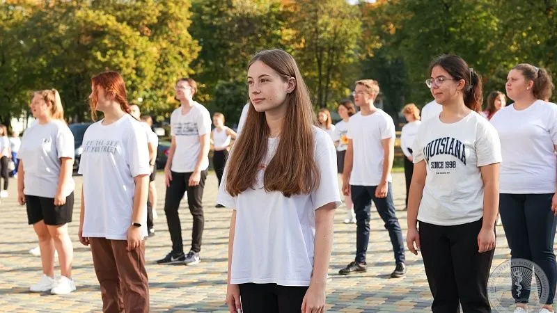 1 (174)