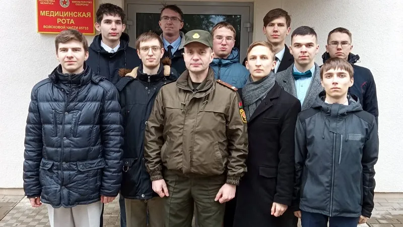 Студенты ГрГМУ, будущие офицеры запаса, посетили медицинскую роту войсковой части 05733