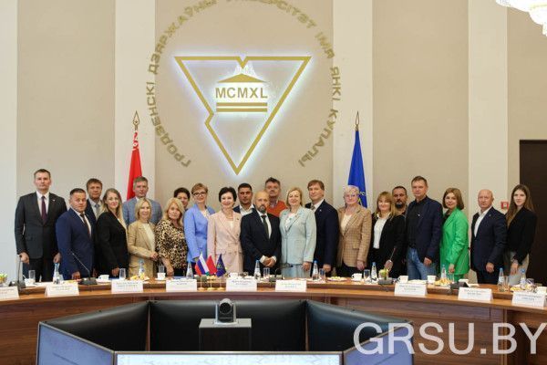 ГрГМУ принял участие в заседании круглого стола «Синергия трех сил: бизнес, власть и образование в межрегиональном сотрудничестве»