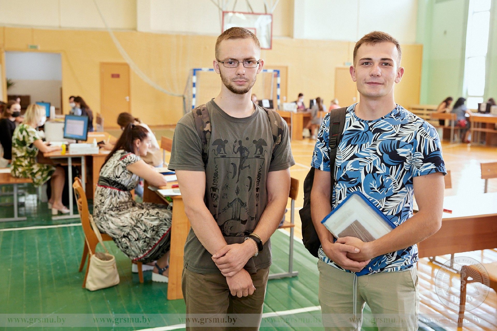 Вне конкурса на бюджет