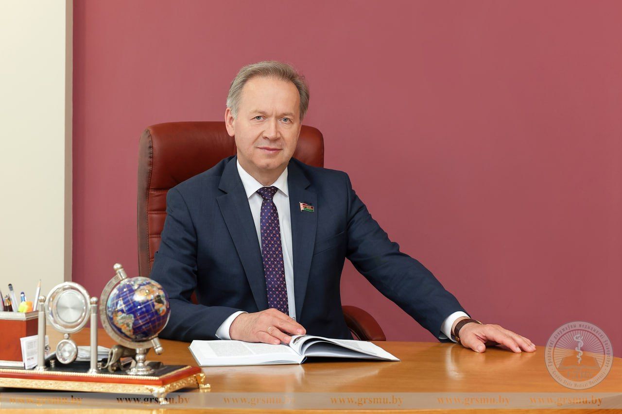 4 снежня член Cавета Рэспублікі Ігар Георгіевіч Жук правядзе прамую тэлефонную лінію і асабісты прыём грамадзян