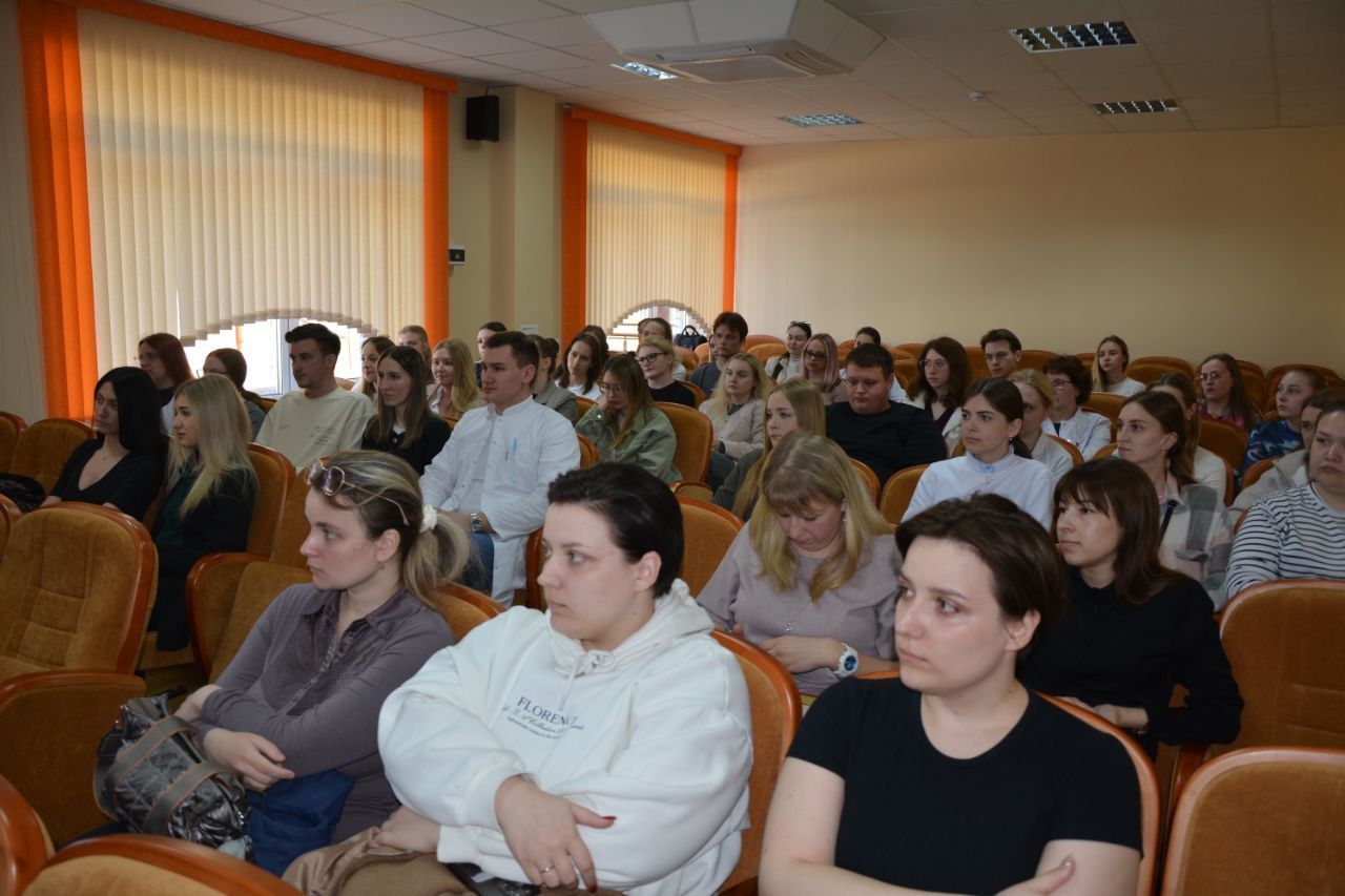 Продолжается мониторинг первых рабочих мест молодых специалистов