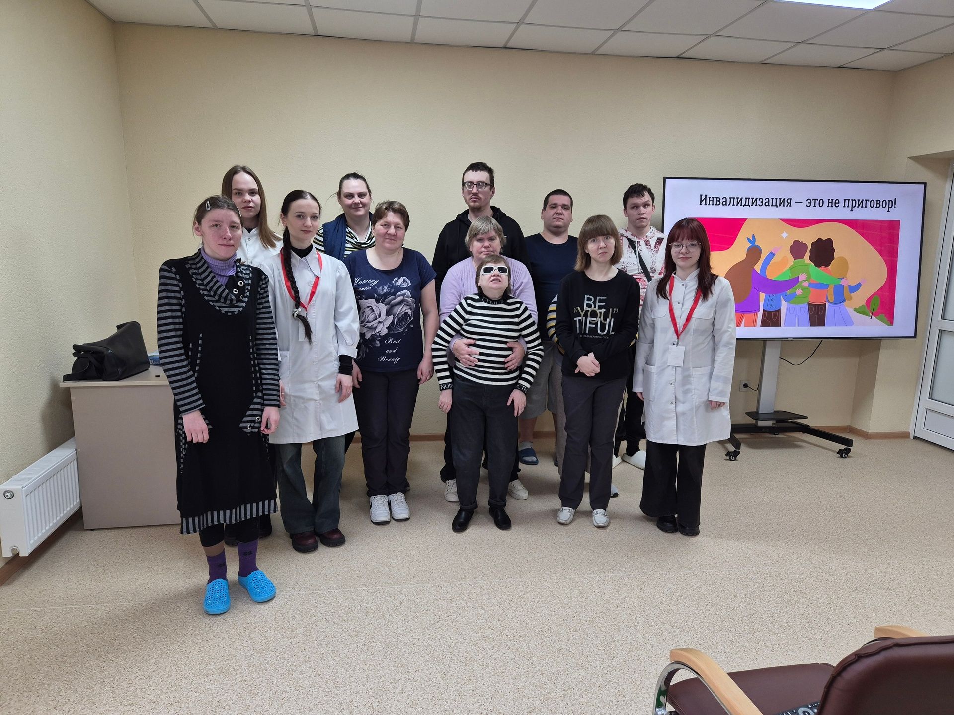 В рамках проекта «Помощь. Участие. Долголетие» студенты ГрГМУ провели серию практических занятий для специалистов и подопечных ТЦСОН