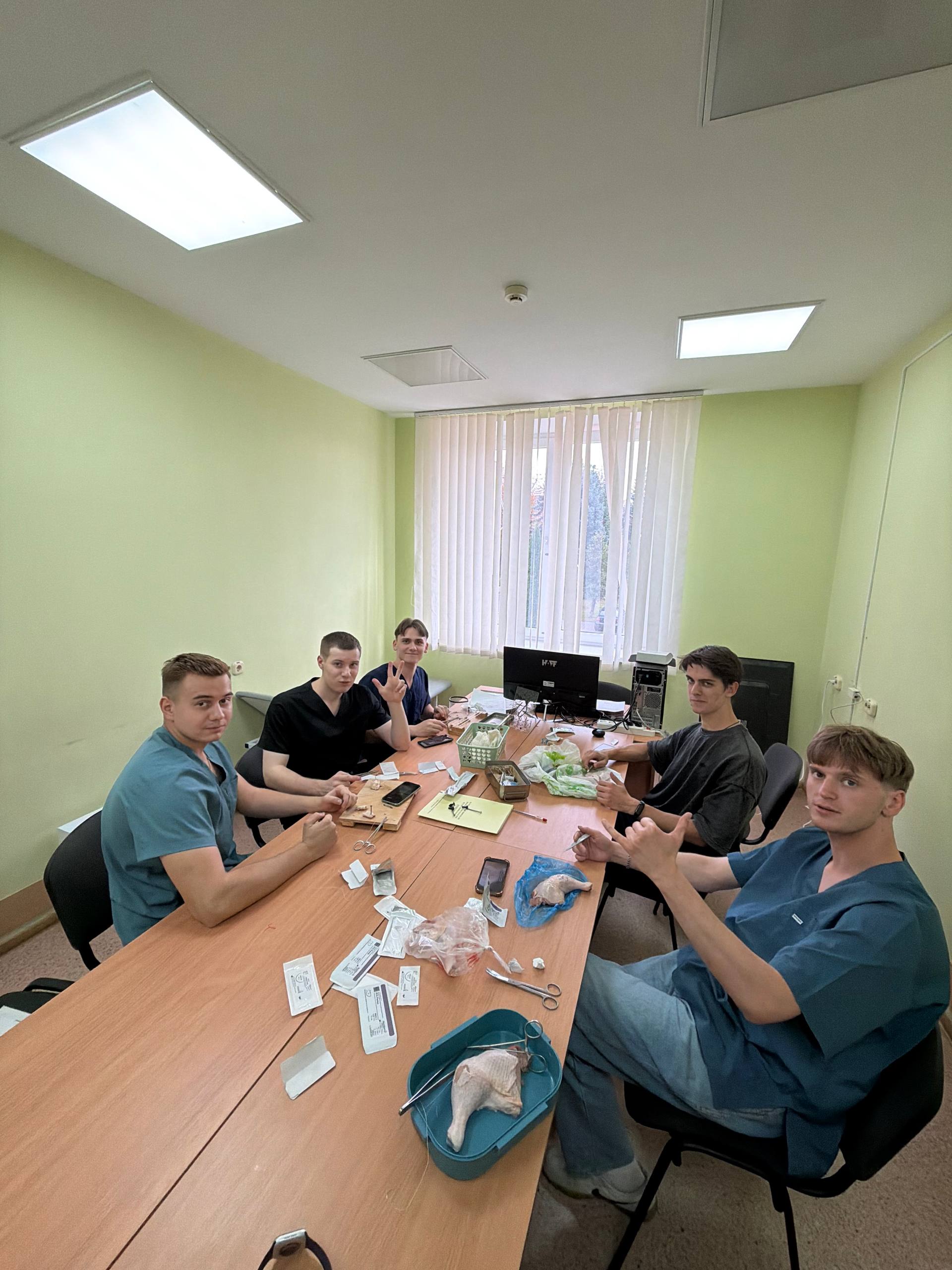Практическое занятие студенческого научного кружка на кафедре травматологии, ортопедии и ВПХ