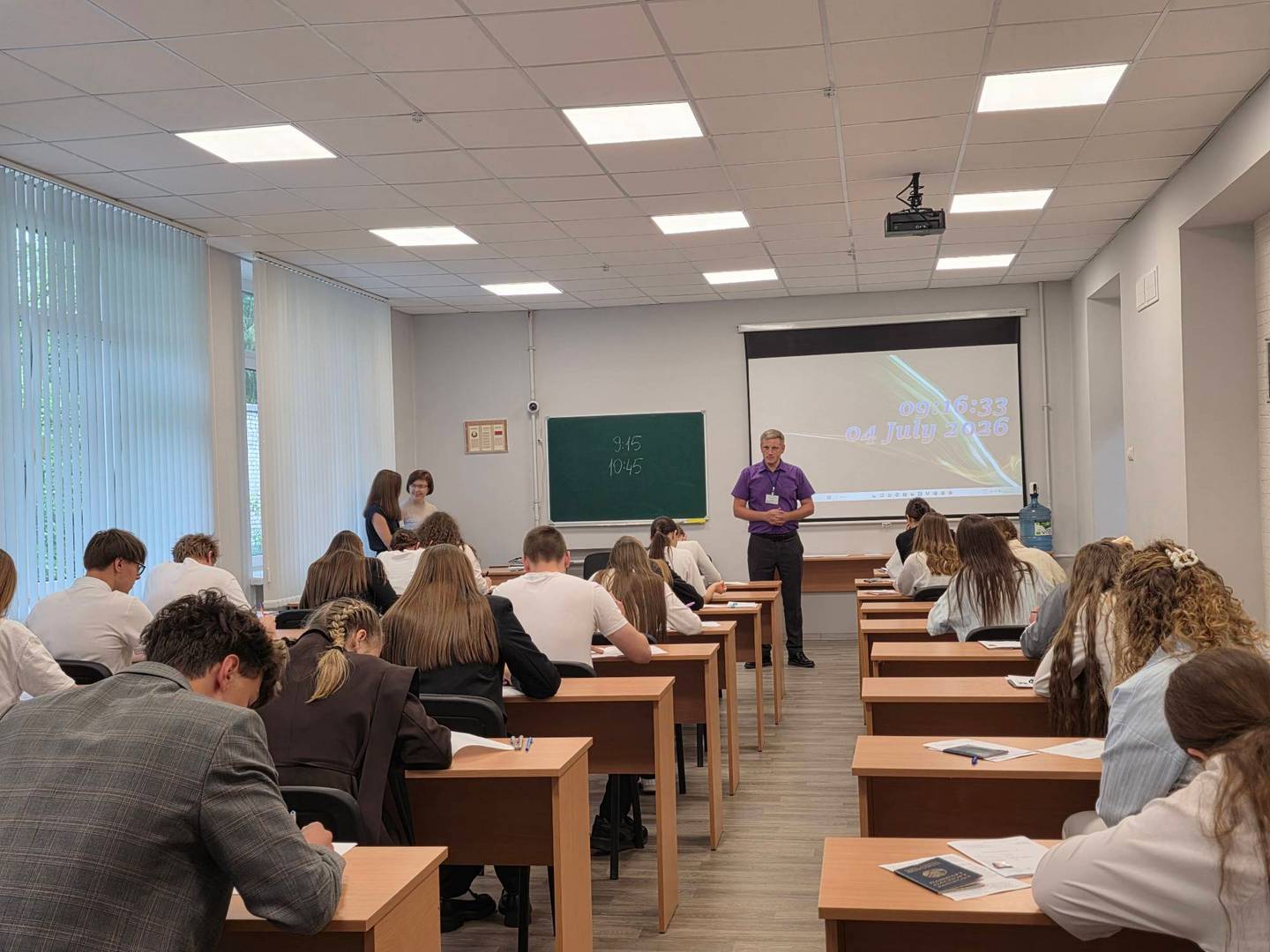 Абитуриенты ГрГМУ приступили к сдаче внутреннего экзамена по биологии