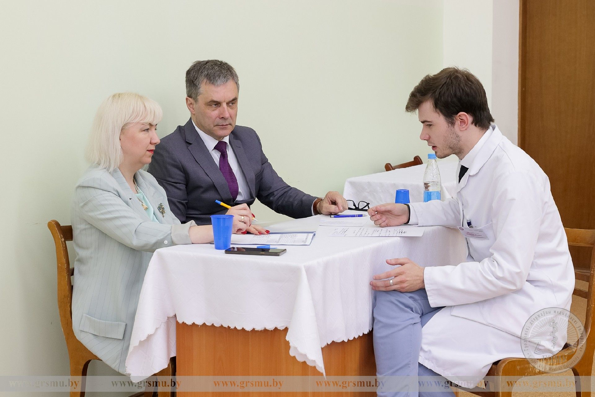 Будущие врачи ГрГМУ продолжают сдавать государственные экзамены