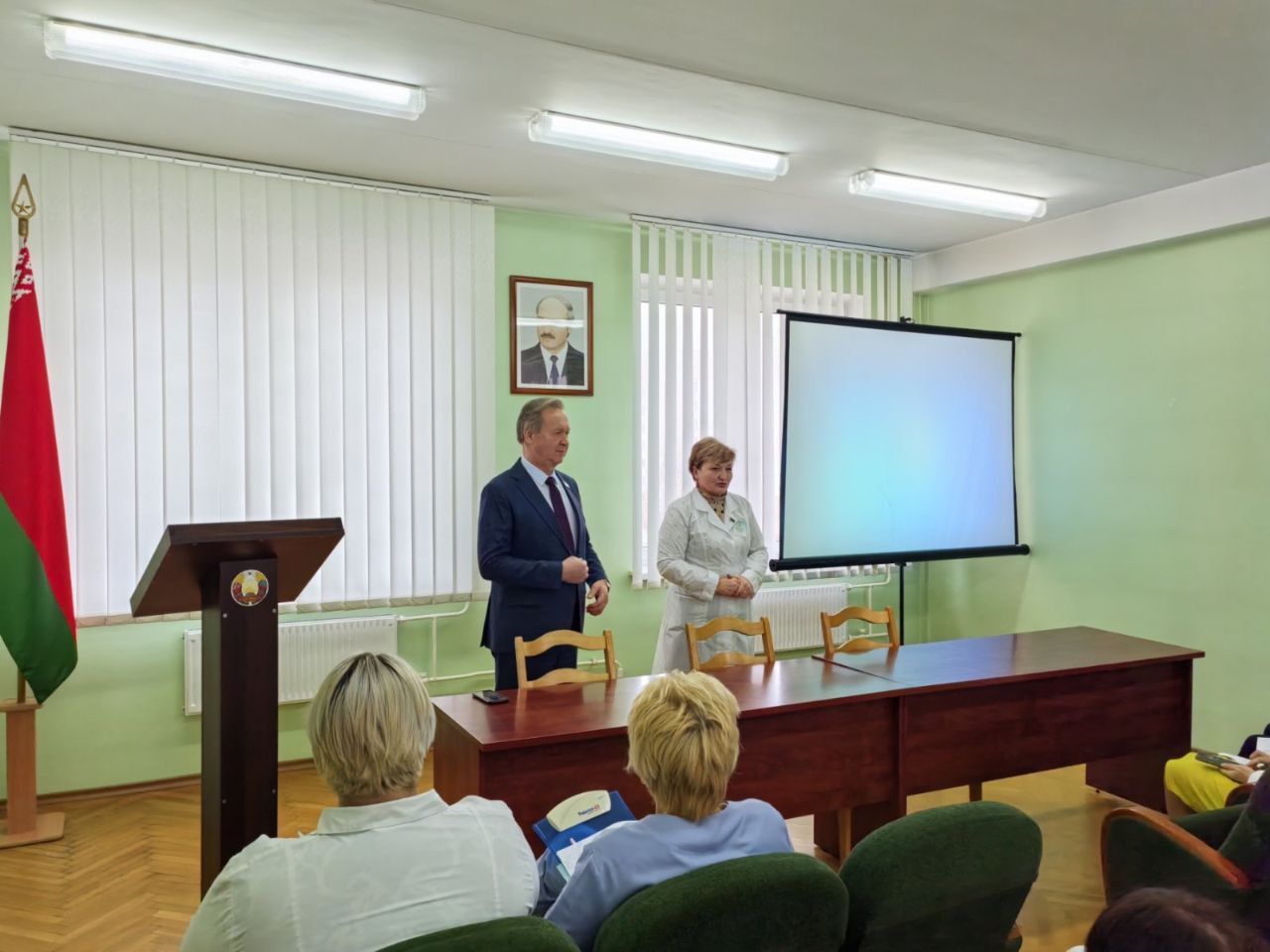 Член Совета Республики Национального собрания Республики Беларусь, ректор ГрГМУ Игорь Жук встретился с коллективом городской поликлиники №6