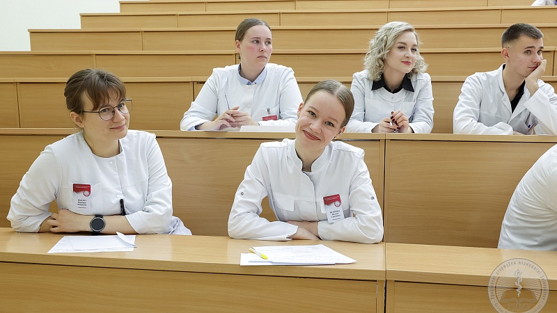 Выпускники медико-психологического факультета ГрГМУ успешно завершают сдачу государственных экзаменов