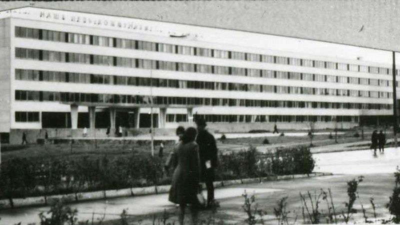 1974 год. Новое здание главного корпуса института