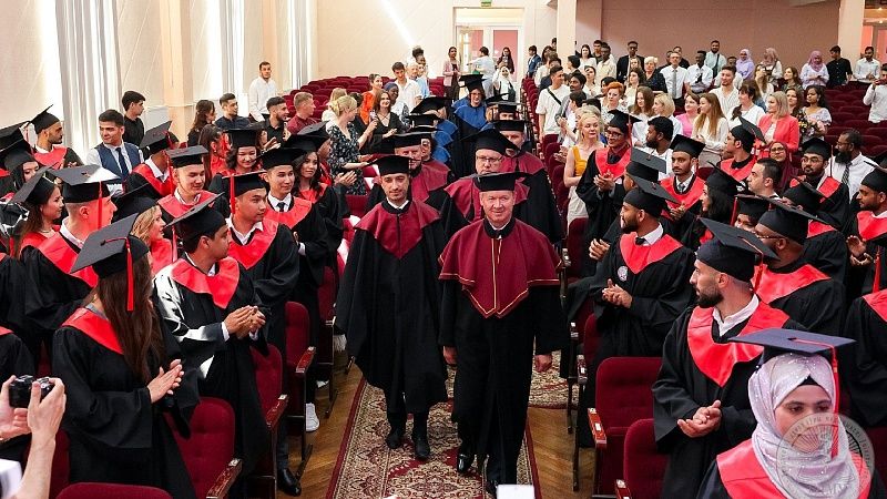 Выпускники факультета иностранных учащихся-2023