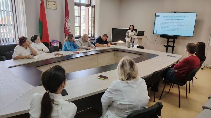 Врачи Гродненщины и Брестчины проходят в ГрГМУ обучение по детской реанимации