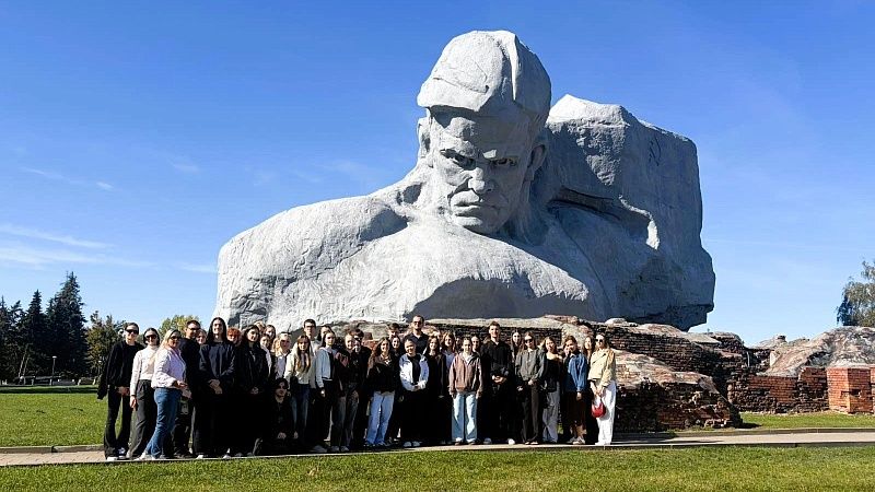 Студенты-медики ГрГМУ получили в подарок путешествие от отраслевого профсоюза